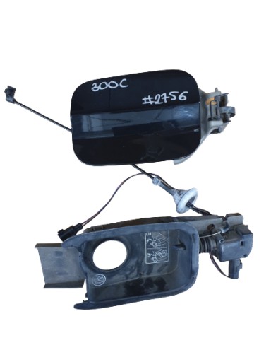 68037709AD - CHRYSLER 300C 2014 КРИШКА ПАЛИВНОГО БАКА + МЕХАНІЗМ