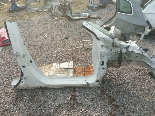 HONDA HR-V II ЧЕТВЕРТЬ ПРАВАЯ ПЕРЕДНЯЯ СТОЙКА ПОРОГ