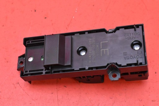 control panel of the window EU 84040-0D050 TOYOTA YARIS 4 IV 20