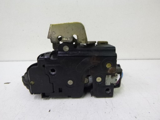 lock door rear part right Audi A6 C5 sedan 1998r.