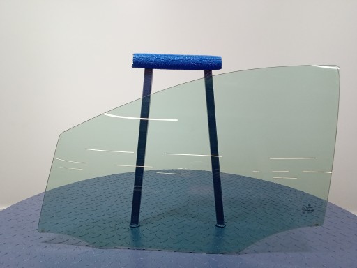 MERCEDES B W246 стекло передней левой двери 06