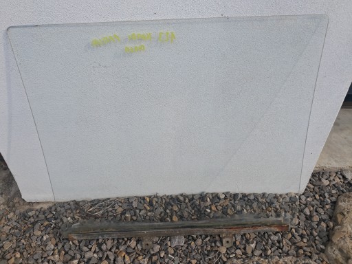 window rear part right BIALA MERCEDES W123 KOMBI 1237300618