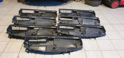 FORD CUSTOM НИЖНЄ ВІКНО ІНШІ ЧАСТИНИ