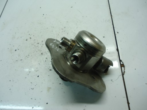 BMW E87 E90 2.0 N43B20 feed pump 7562473