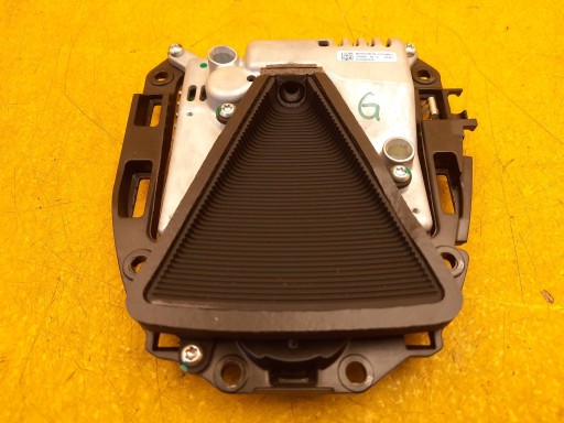 Камера на лобовом стекле tesla model s 2020 с автопилотом 103848200d