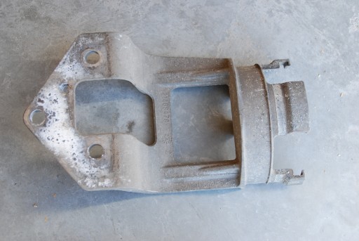 21468479 - КРЕПЛЕНИЕ БАЧКА ГИДРОУСИЛИТЕЛЯ VOLVO FH 4