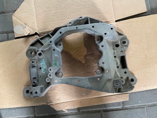 4G0399263AC - AUDI A6 C7 кронштейн опора лапа коробки