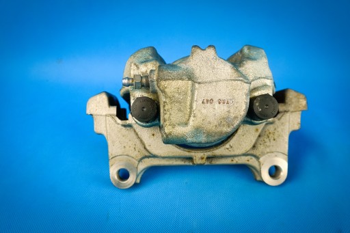 třmen brzdový předek Audi A4 8K A5 8K0615106AB
