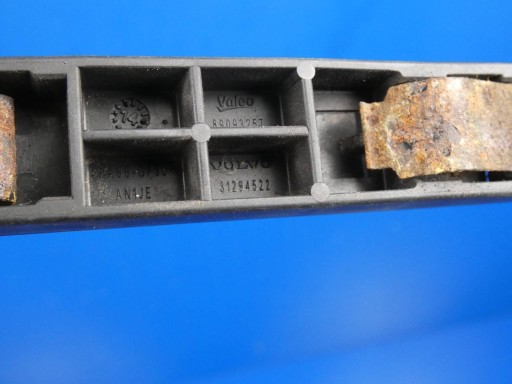 VOLVO V60 und S60 II SLEDZ Halter Leuchte vorne KROTKI