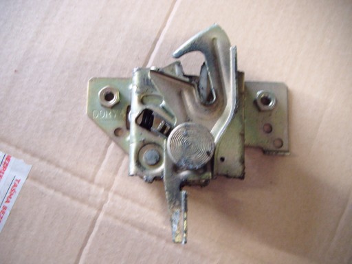 MAZDA 2 II ЗАМОК КАПОТА