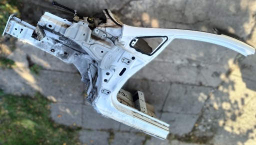 Ford Fiesta MK7 LIFT 3D quarter left front BIALY HC