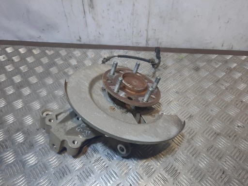 Chrysler Pacifica після правого підшипника та маточини колеса