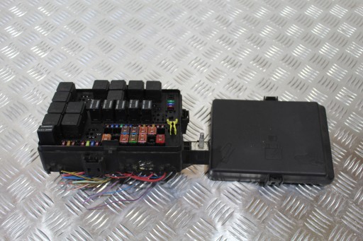 Корпус коробки запобіжників ghibli q4