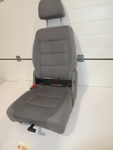 SITZ LINKS HECK VW TOURAN