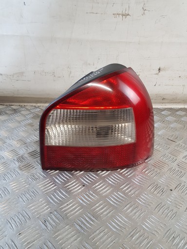 light right rear part 8L0945096B + WKLAD 8L0945257 AUDI A3 8L FL 00R- EUROPA