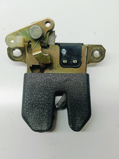 lock of rear bonnet Volkswagen Passat B5 sedan 3B5827505C