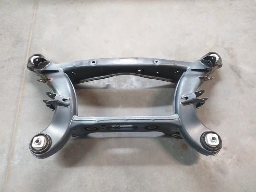 Mercedes w257 санки коляска задня балка