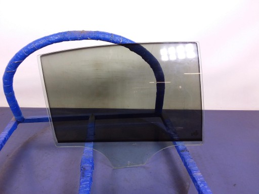 BMW 7 F01 LCI Скло дверей зд П