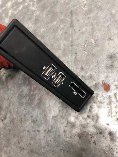 adapter connector USB MERCEDES W205 A2058200226