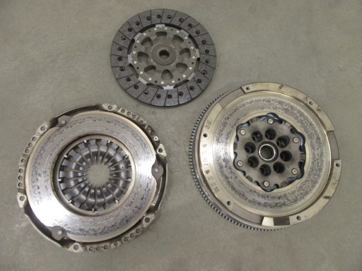 clutch dwumasa pressure plate disc BMW F39 X2 F40 F45 F48 X1 B38A15 8698751