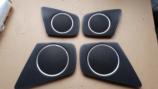 S4 B8 A4 решітка двері ліва права BANG OLUFSEN