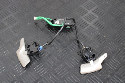 with shifting changes of the gear 864A1-48011 LEXUS NX 300H LIFT