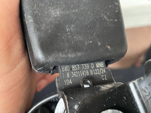 KLAMRA Armature SRODKOWEGO AUDI A4 S4 B9 8W0857739D @M