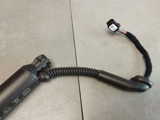 Volkswagen Touran III 2025 damper bonnet rear part electrical 5TA827851E