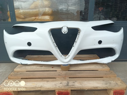 Alfa romeo giulia передний бампер pdc поврежден
