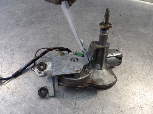 MOTOR WISCHER HECK OPEL CORSA B 90386268