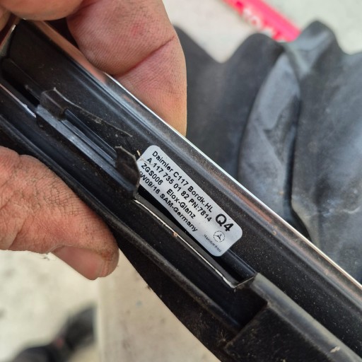 MERCEDES CLA and 1 C117 13-19 moulding dust door left rear part