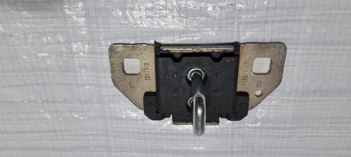 MERCEDES GLE болт багажника A1667401800