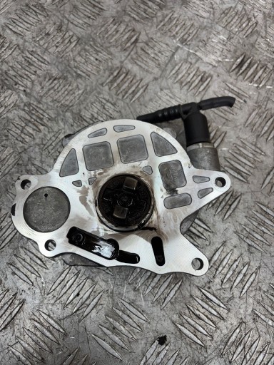 VACUM Pompa VW TIGUAN e 2.0 TDI 03L145100