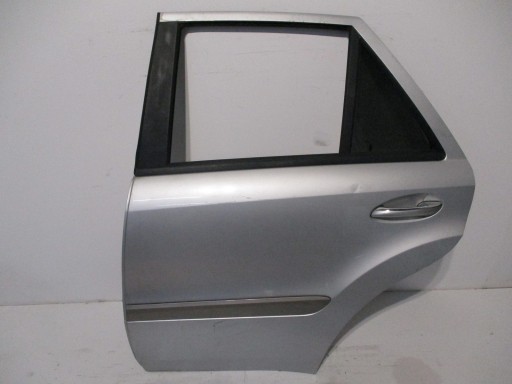 door left rear. Mercedes ML164 ML 164