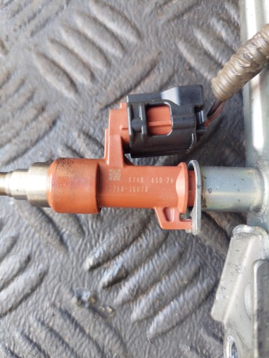 injection ramp nozzles left right 23250-38020 LEXUS LS 460 IV 4.6 V8