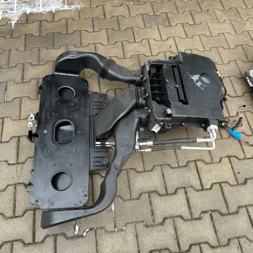 RENAULT ZOE CHLODZENIE BATERI COVER SIDER REAR PART