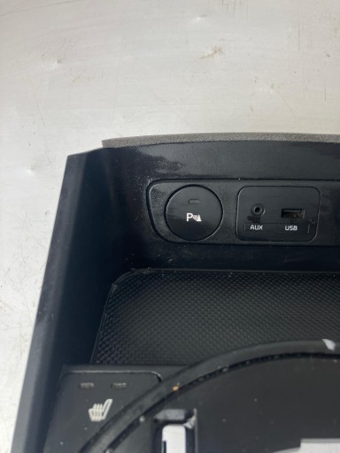 switch seats adapter USB KIA SPORTAGE III 93340-3W000