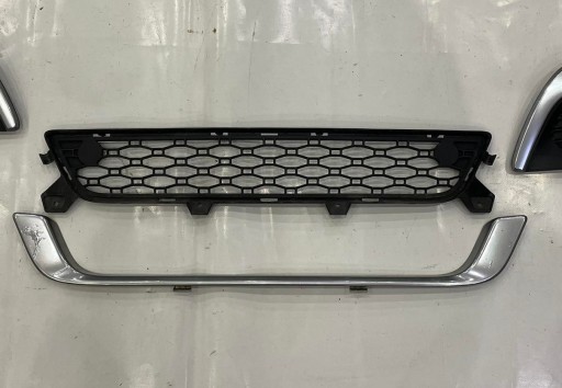 30763423 - VOLVO XC60 І R-DESIGN ЦЕНТРАЛЬНА РЕШІТКА БАМПЕРА