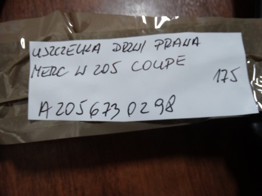 JOINT PORTIÈRE DROIT MERCEDES W205 COUPE 1