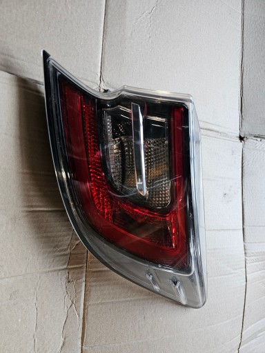Toyota Corolla E21 HB задняя лампа справа