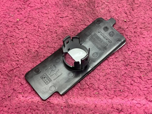 bracket of the sensor PDC rear part Volvo XC90 31663577