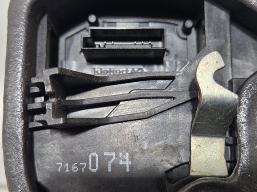 lock door right front BMW E60 E61 EU 7167074 5 PIN (0001286)