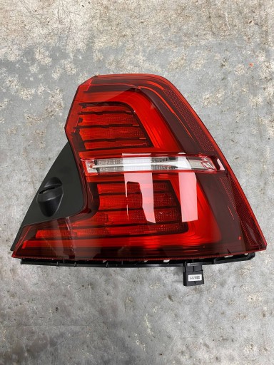 VOLVO S60 III sedan originál light LED right rear part rear 31689680