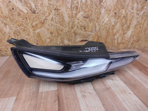 Hyundai Santa Fe IV 2018-2020 light dzienna front front right DRL