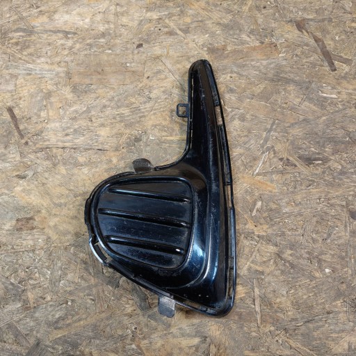 lower grid of a bumper of the front front side left Toyota Yaris 814820D330