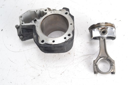 Циліндр правий і поршень BMW R 1200 RT K26 10-13