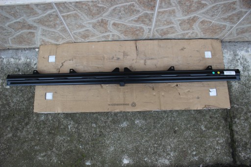 AUDI Q7 солнцезащитная шторка 4M0861325B