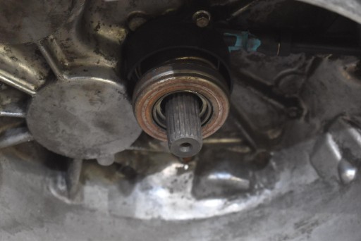 scatola cambio AV6R-7002-KF FORD FOCUS MK3 1.6 TDCI 115 KM 11-15