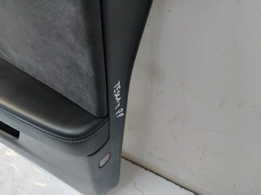 TESLA MODEL Y 2022r side upholstery door right right front oryg