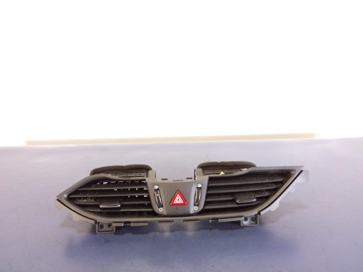 HYUNDAI i30 III Lift Центральна вентиляційна решітка